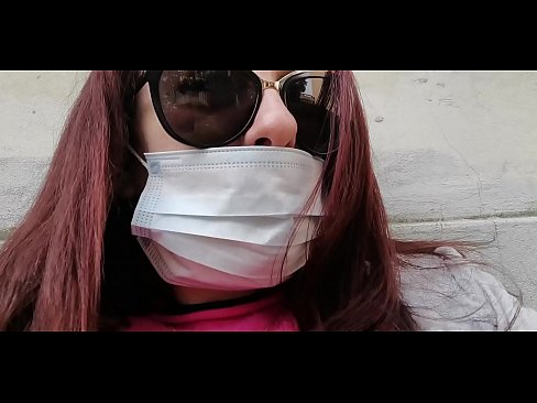 ❤️ Nicoletta报复她的邻居，在他的车库里撒尿（特别Covid19意大利检疫局） ️ Fucking video
