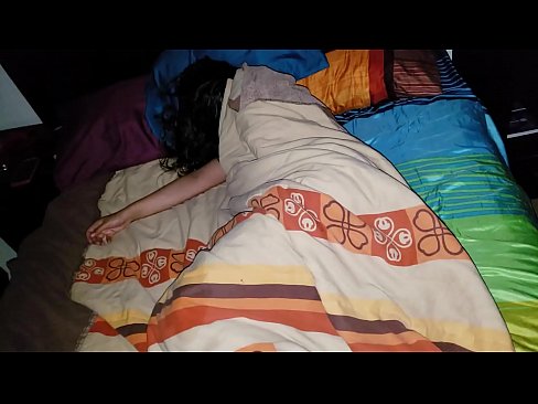 ❤️ 继子在年轻的继母睡觉时责骂她 ️ Fucking video